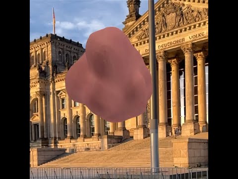 Mit rosaroter Wolke durch Berlin